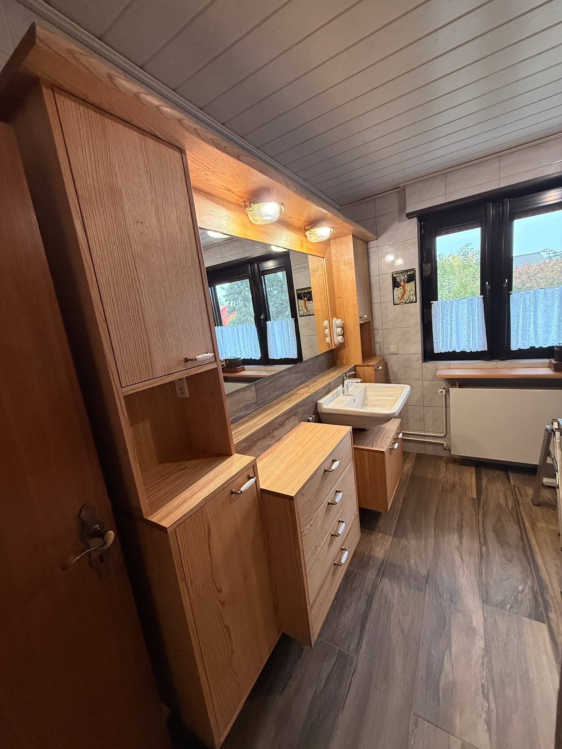 Badmöbel aus Roteiche — Projekt Mannheim