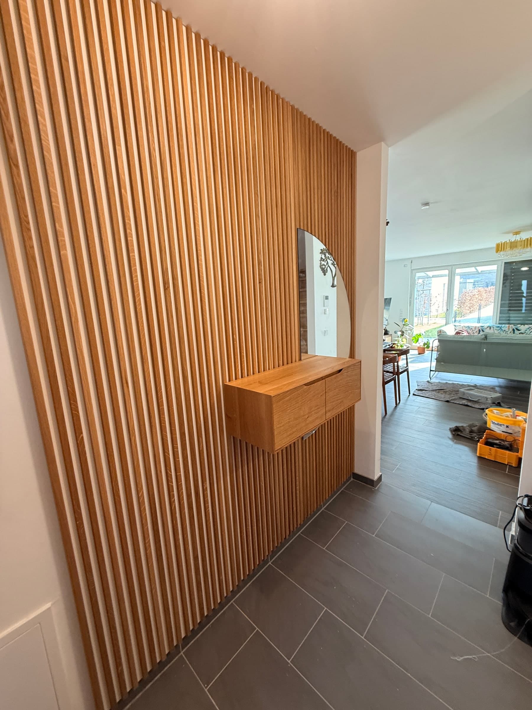 Waschtisch und Spiegelschrank aus Eiche — Projekt Wiesloch — Detail 2