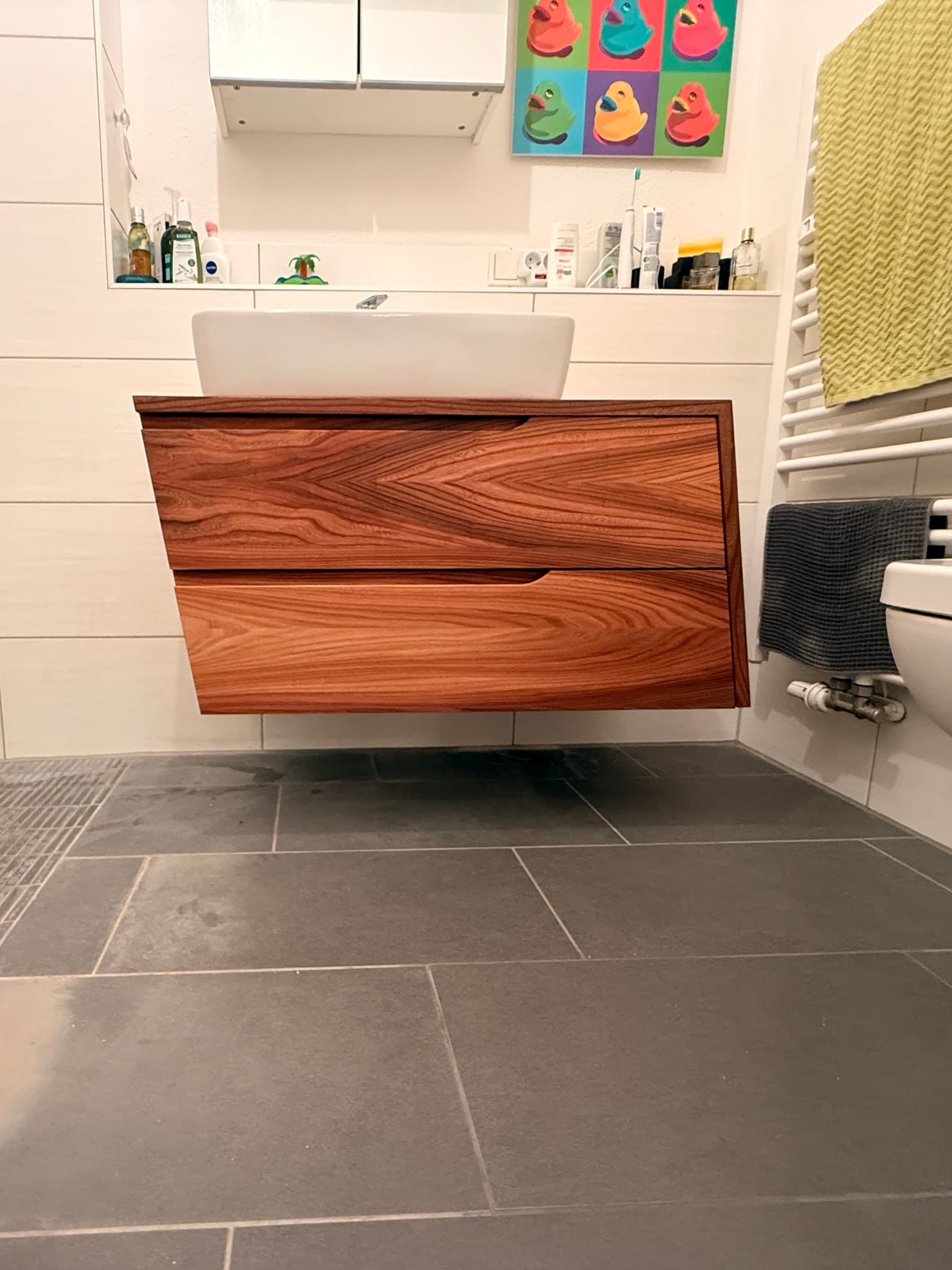 Badunterschrank aus Ulme — Projekt Mannheim — Detail 6