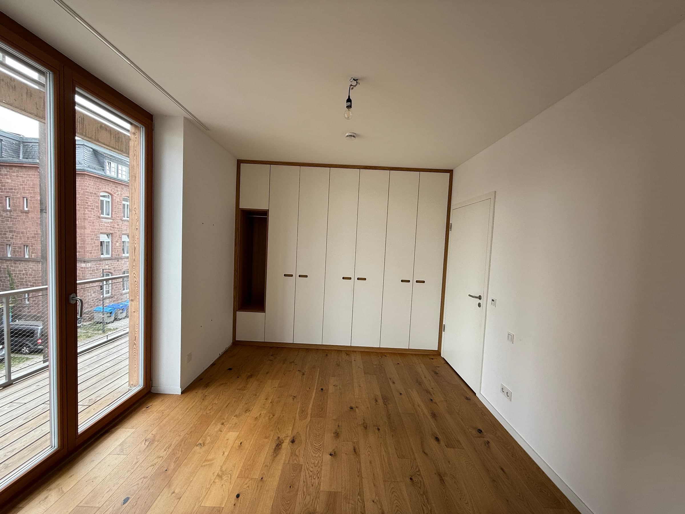 Einbauschrank in Weiß und Eiche — Projekt Mannheim — Detail 3