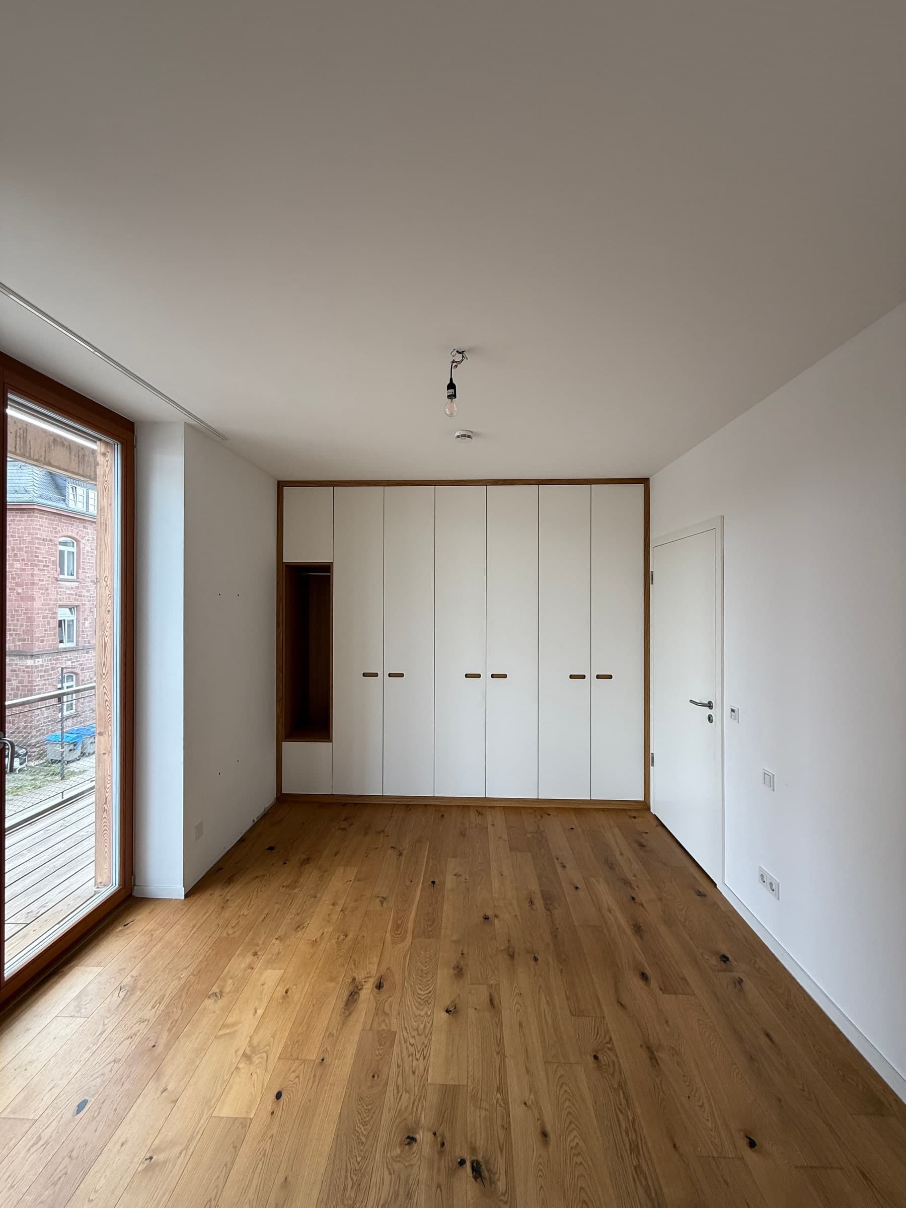 Einbauschrank in Weiß und Eiche — Projekt Mannheim — Detail 4