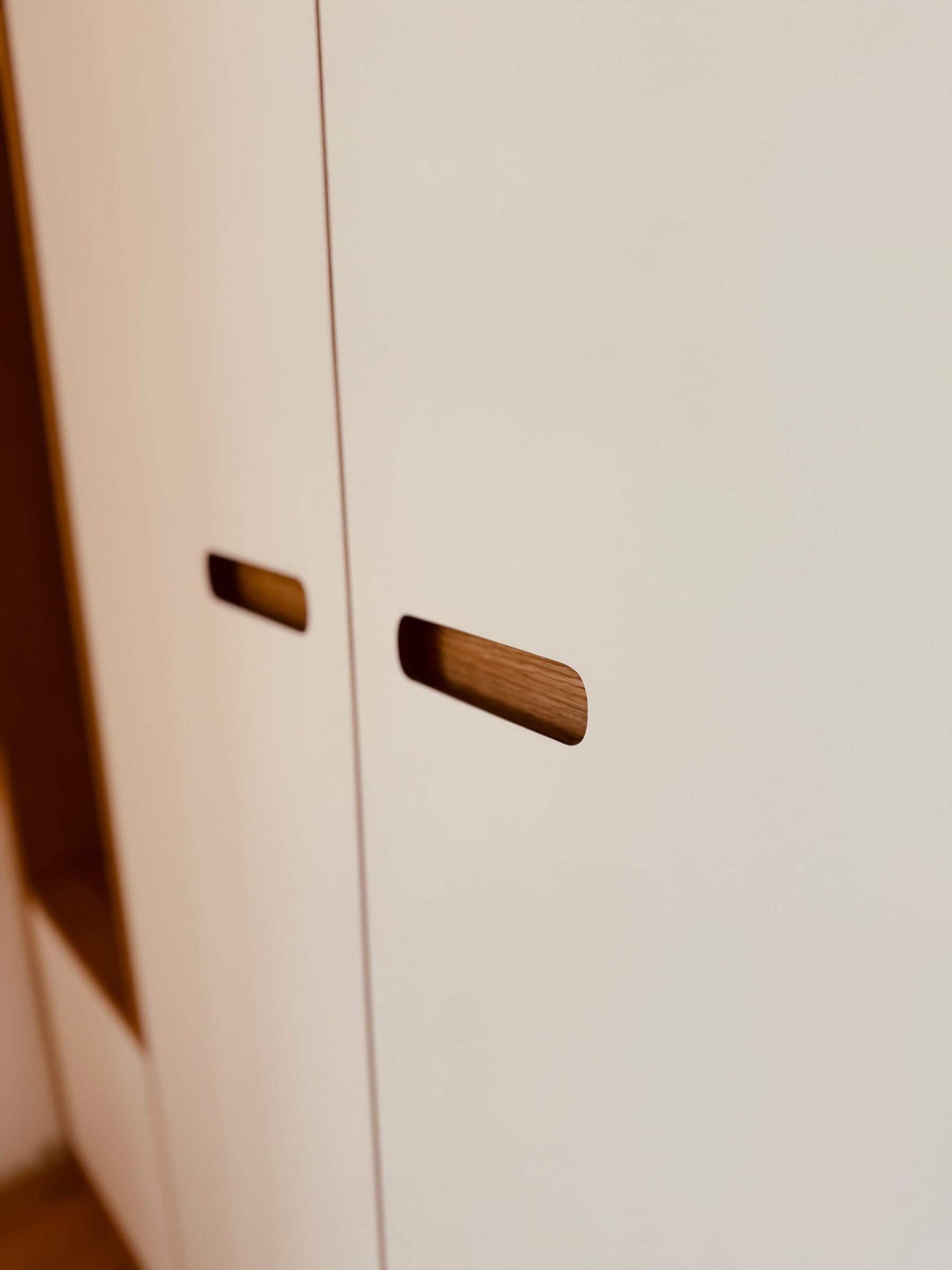 Einbauschrank in Weiß und Eiche — Projekt Mannheim — Detail 2