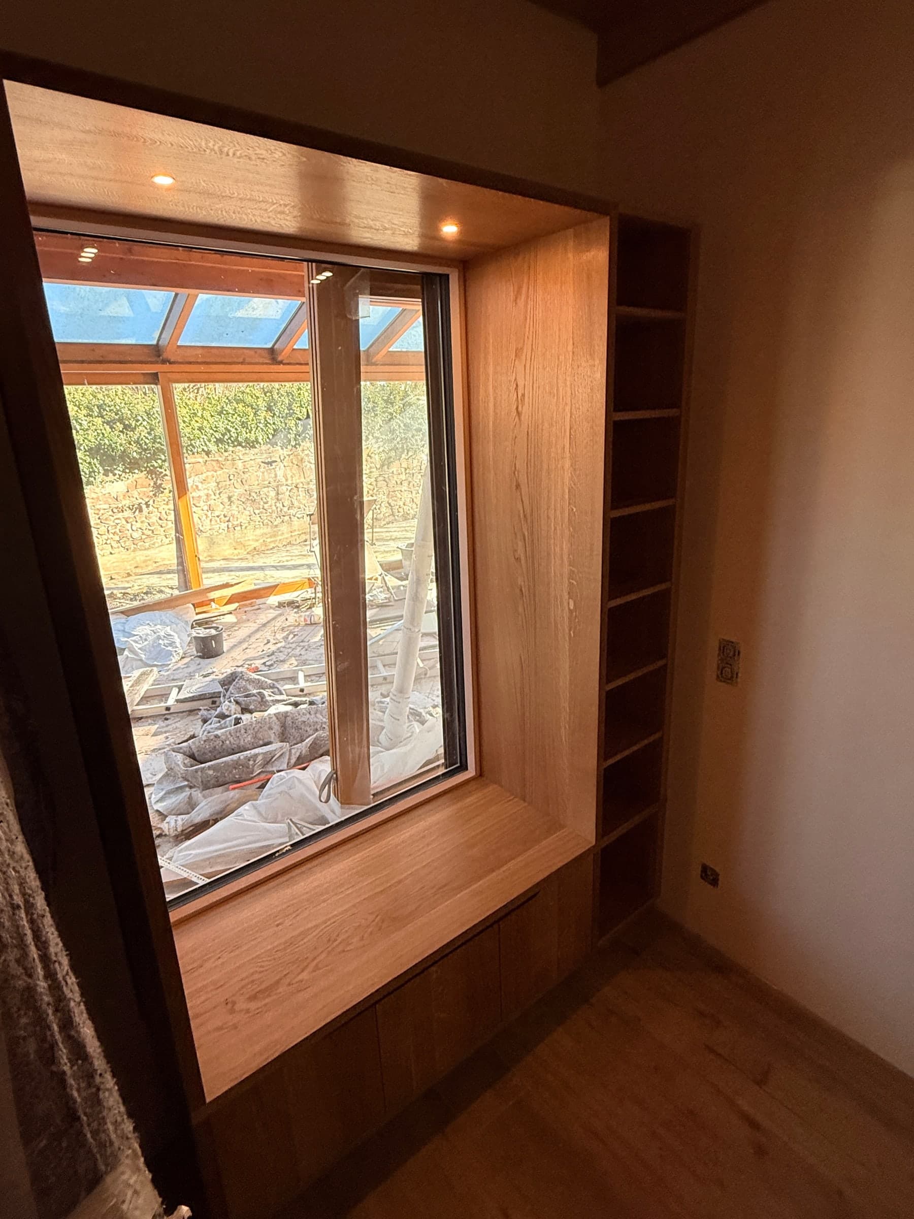 Fensterschrank mit Sitzbank aus Eiche — Projekt Edingen — Detail 4
