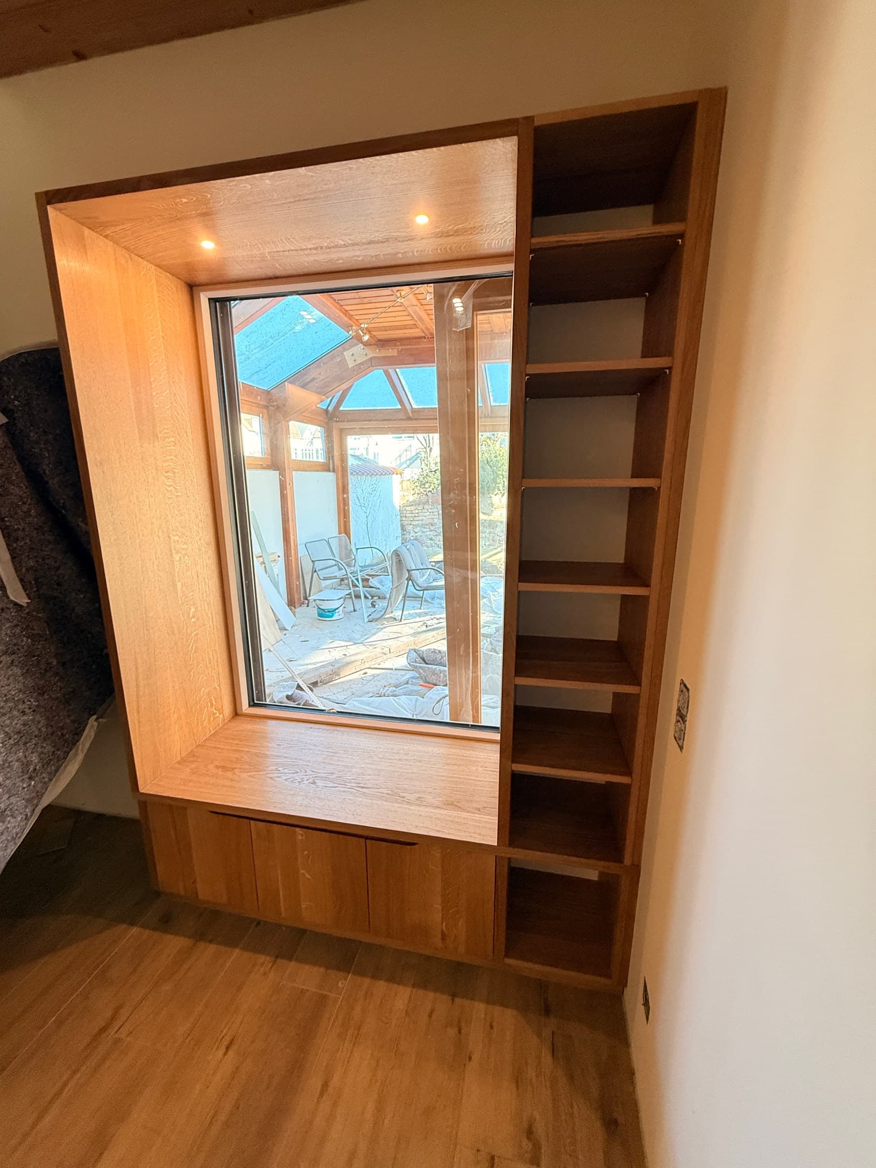Fensterschrank mit Sitzbank aus Eiche — Projekt Edingen — Detail 9