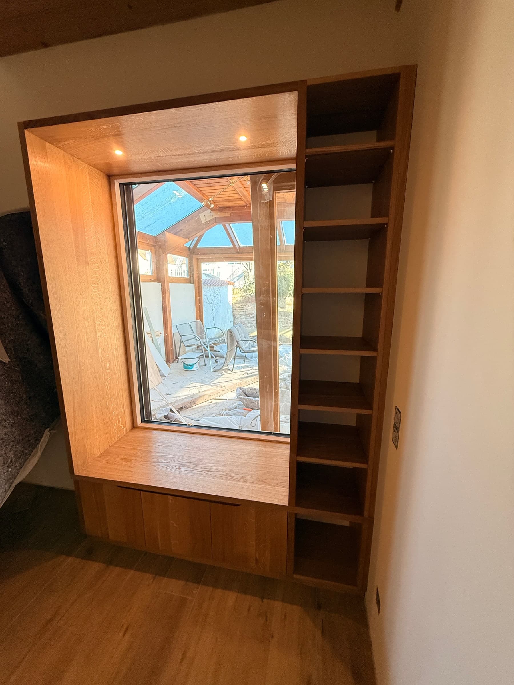 Fensterschrank mit Sitzbank aus Eiche — Projekt Edingen — Detail 10