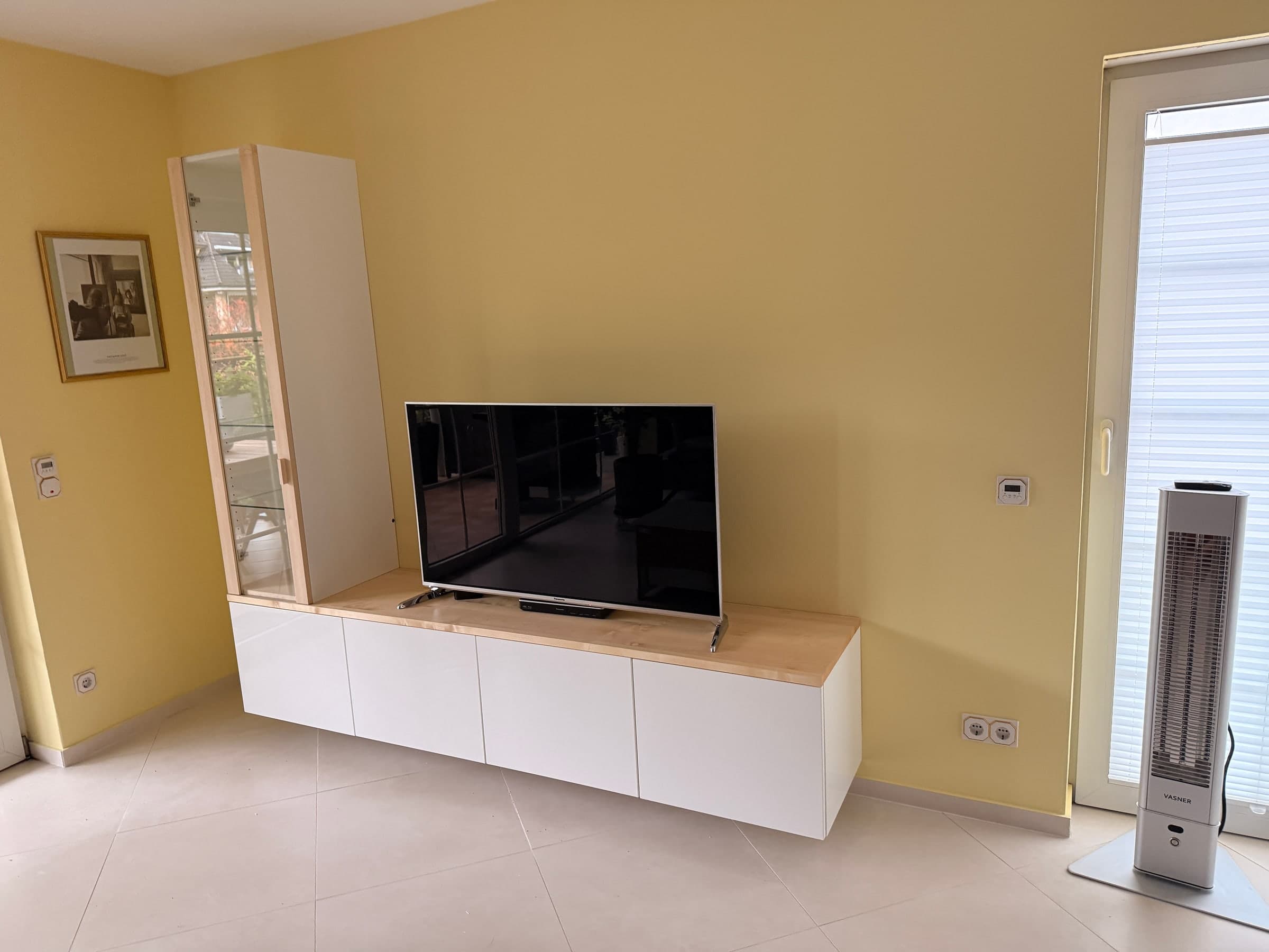 Fernsehschrank aus Ahorn — Projekt Mannheim