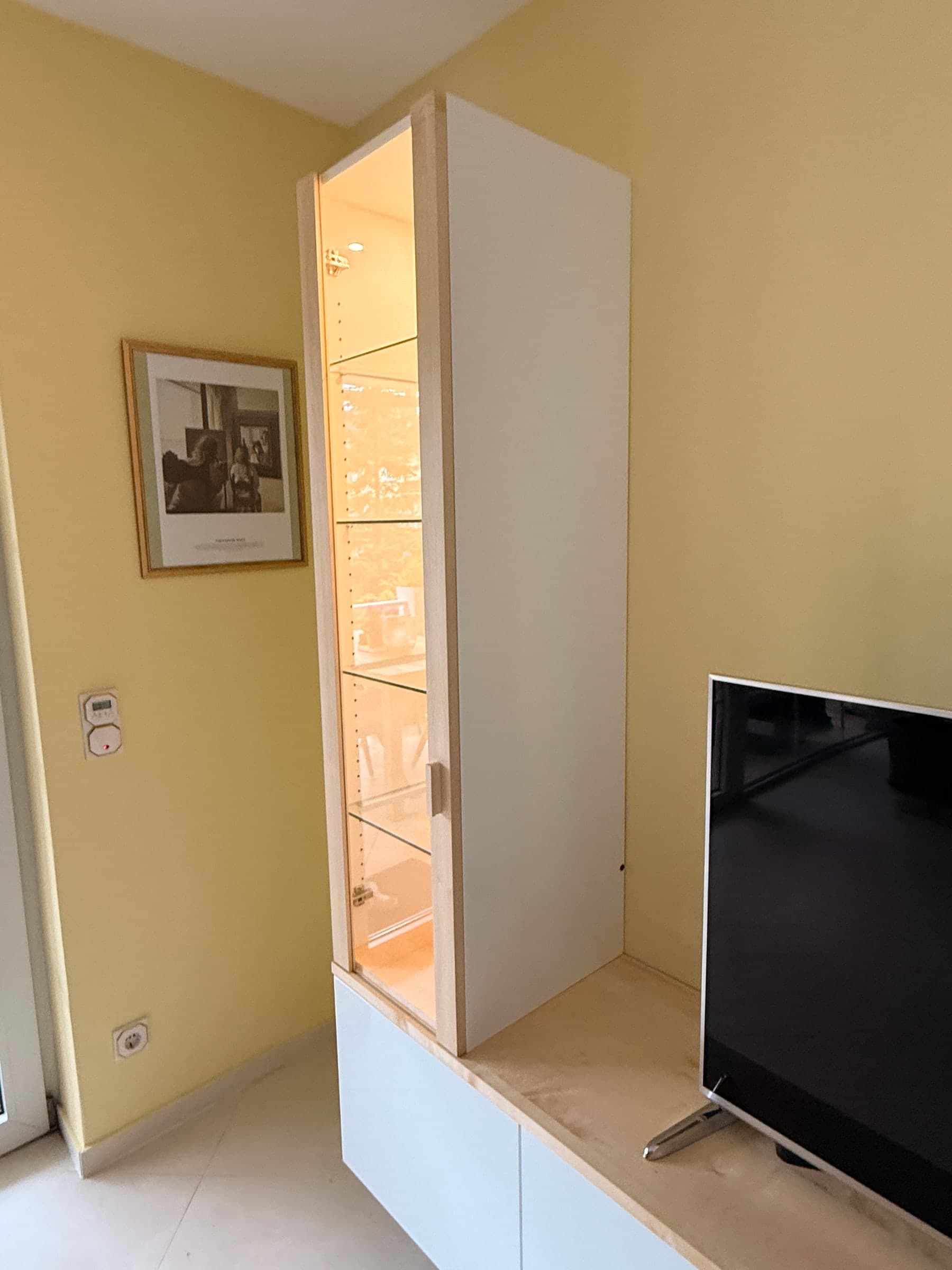 Fernsehschrank aus Ahorn — Projekt Mannheim — Detail 5