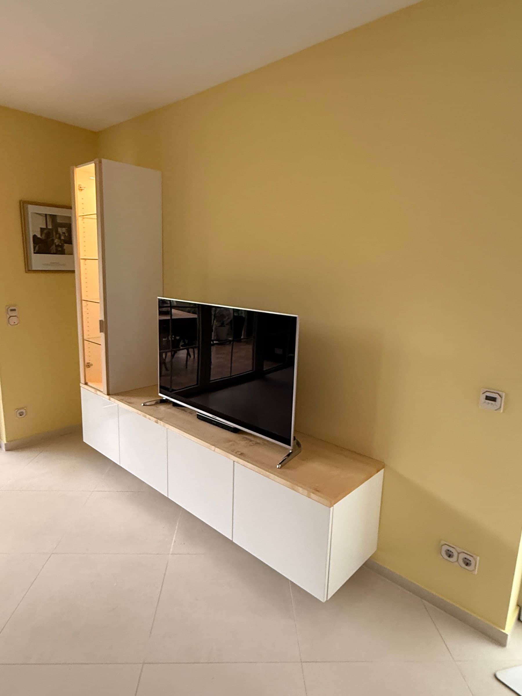 Fernsehschrank aus Ahorn — Projekt Mannheim — Detail 7