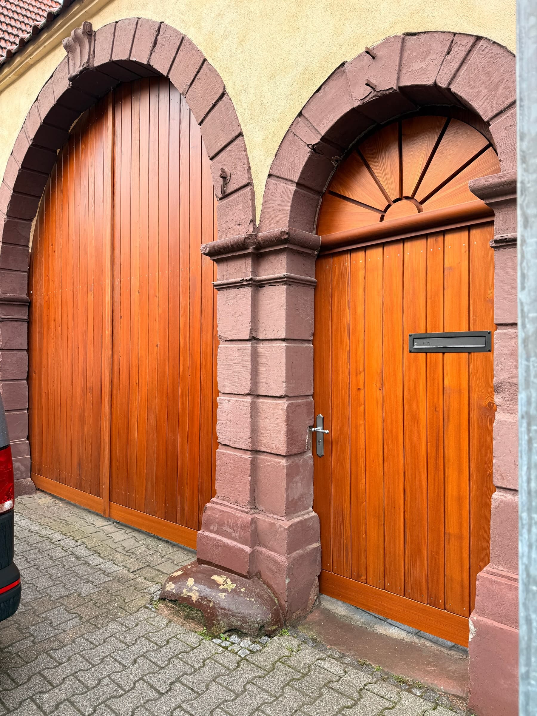 Haustür aus Lärche mit Oberlicht — Projekt Mannheim — Detail 3