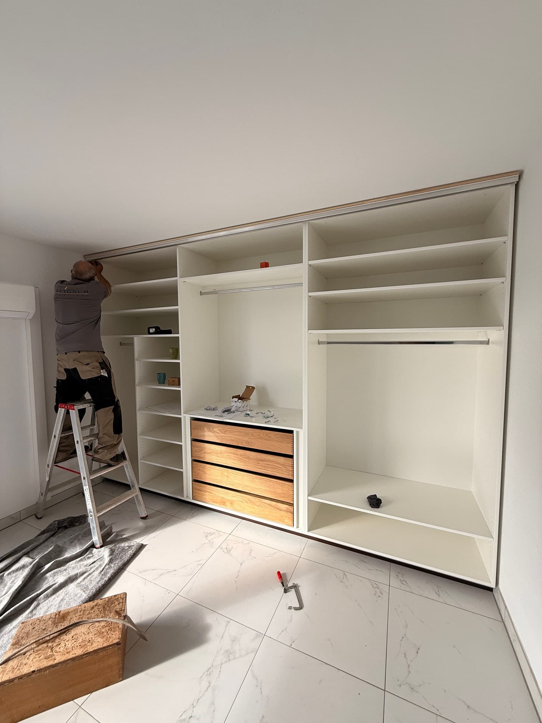 Shoji-Garderobenschrank aus Räuchereiche — Werkstatt-Projekt — Detail 3