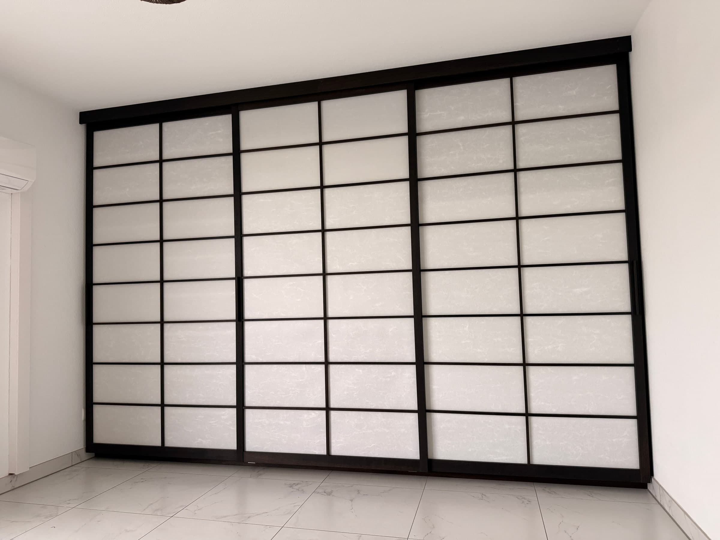 Shoji-Garderobenschrank aus Räuchereiche — Werkstatt-Projekt — Detail 6