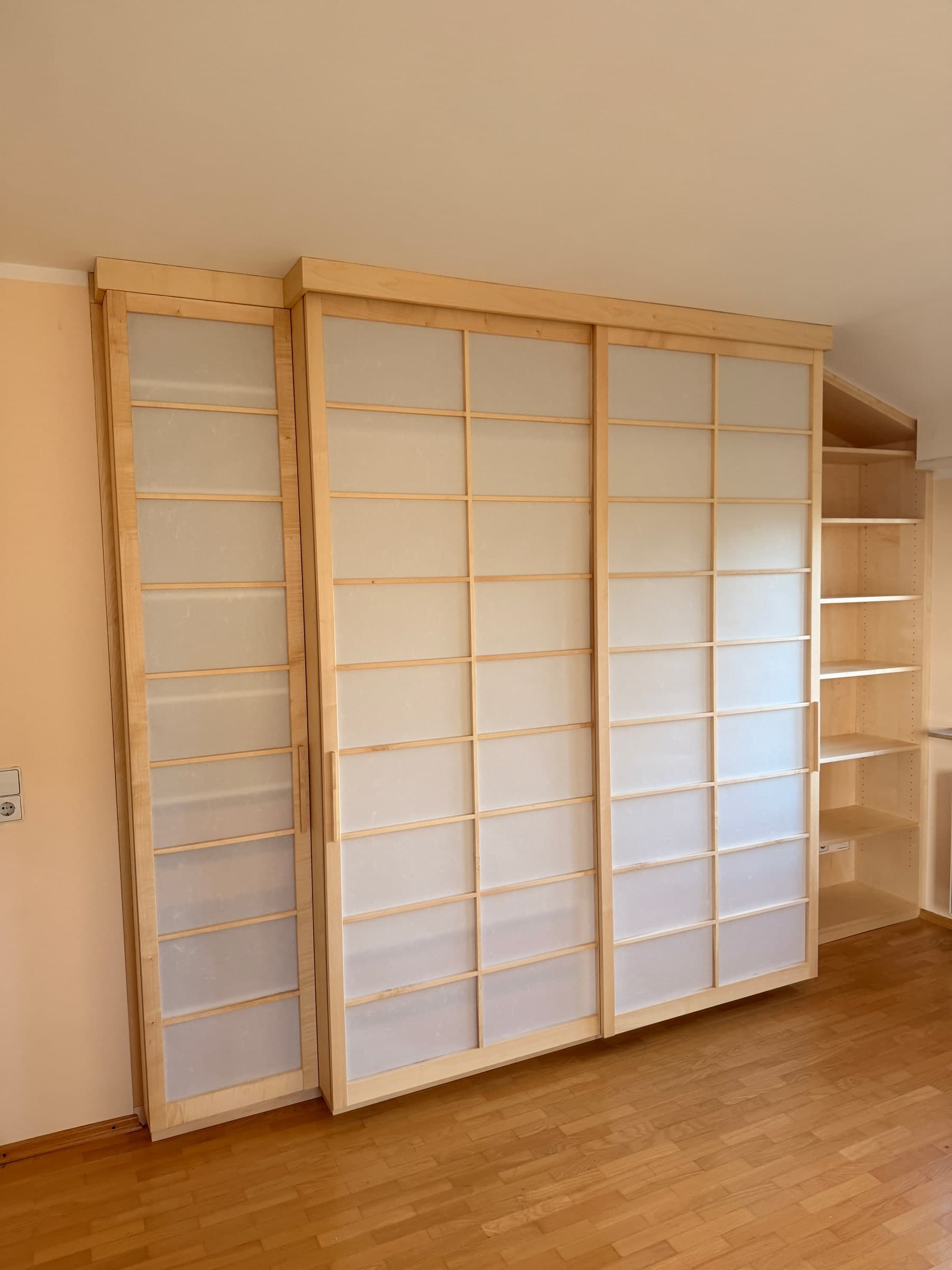 Shoji-Kleiderschrank aus Ahorn — Projekt Mannheim — Detail 10