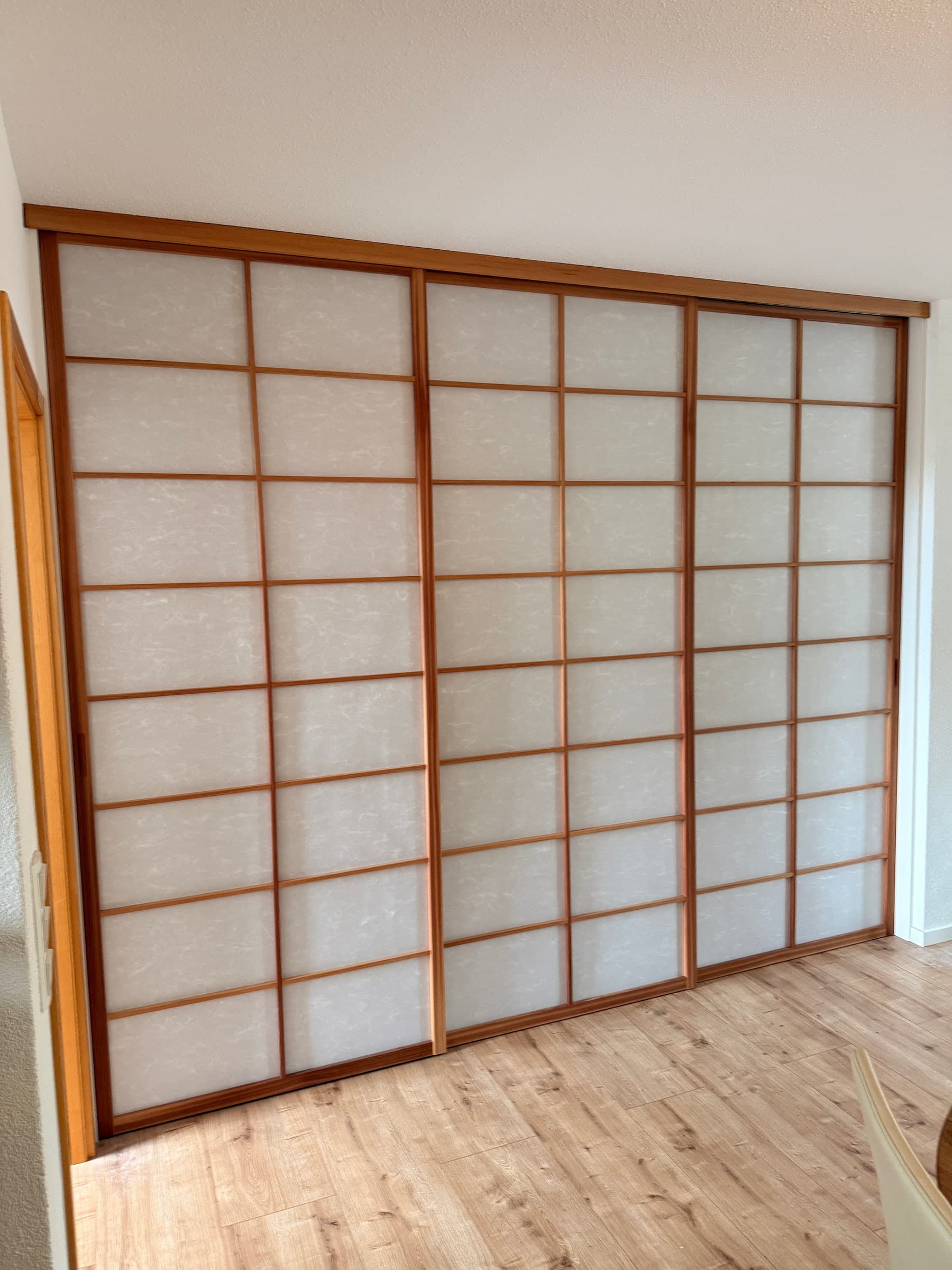 Shoji-Schiebewand aus Zeder — Projekt Maxdorf