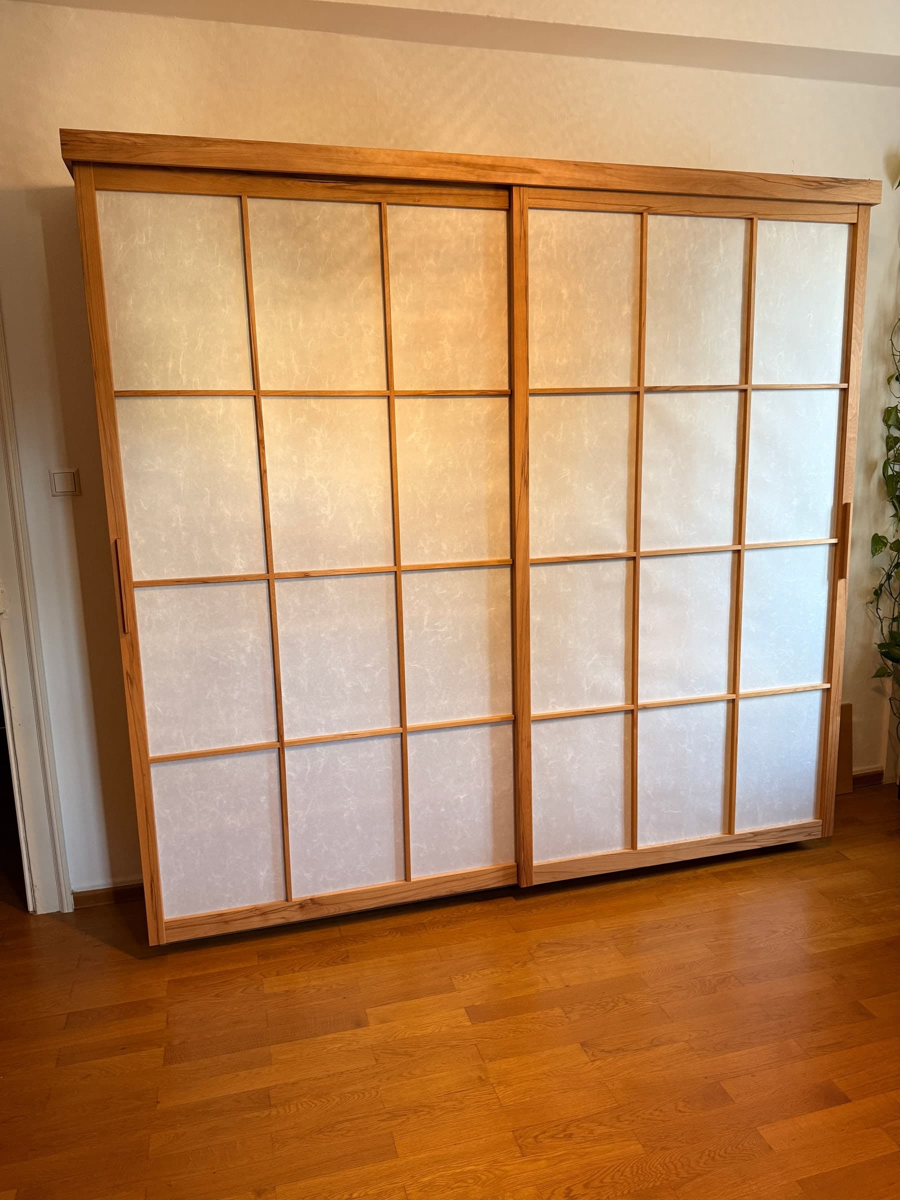 Schrank aus Kernbuche mit Shoji-Front — Werkstatt-Projekt — Detail 3