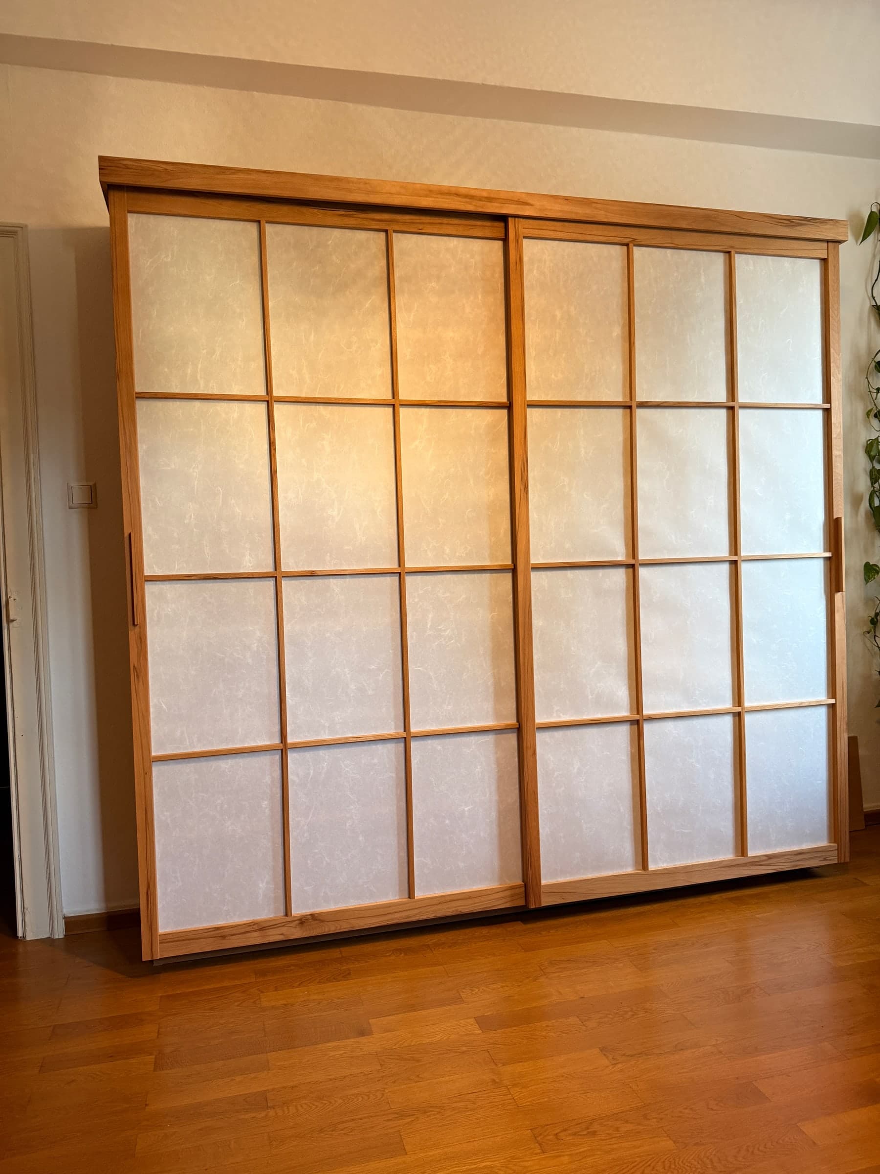Schrank aus Kernbuche mit Shoji-Front — Werkstatt-Projekt — Detail 4