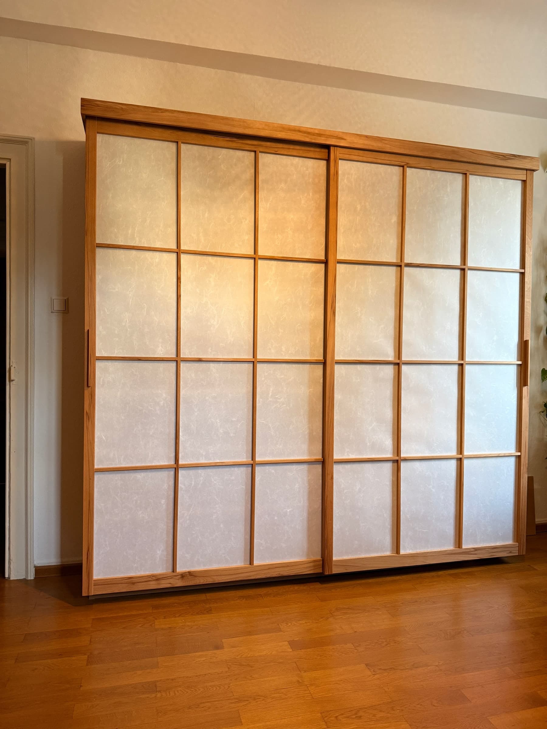 Schrank aus Kernbuche mit Shoji-Front — Werkstatt-Projekt — Detail 5