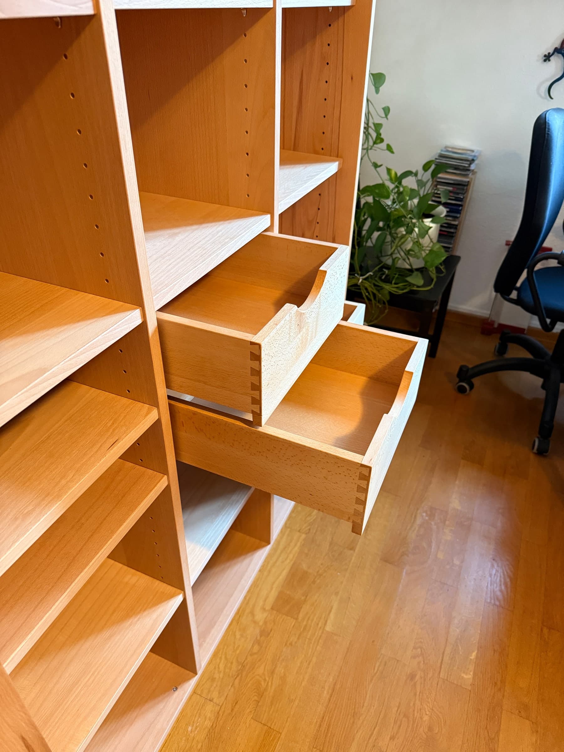 Schrank aus Kernbuche mit Shoji-Front — Werkstatt-Projekt — Detail 2