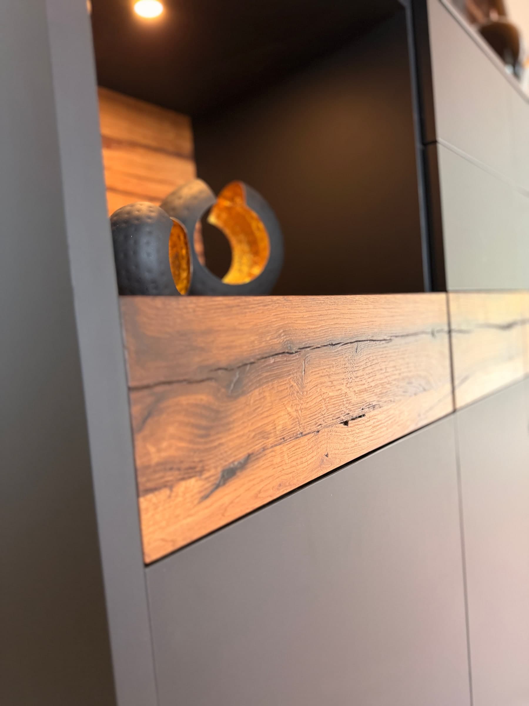 Esstisch und Kommoden aus Wildeiche — Projekt Hochhausen — Detail 7